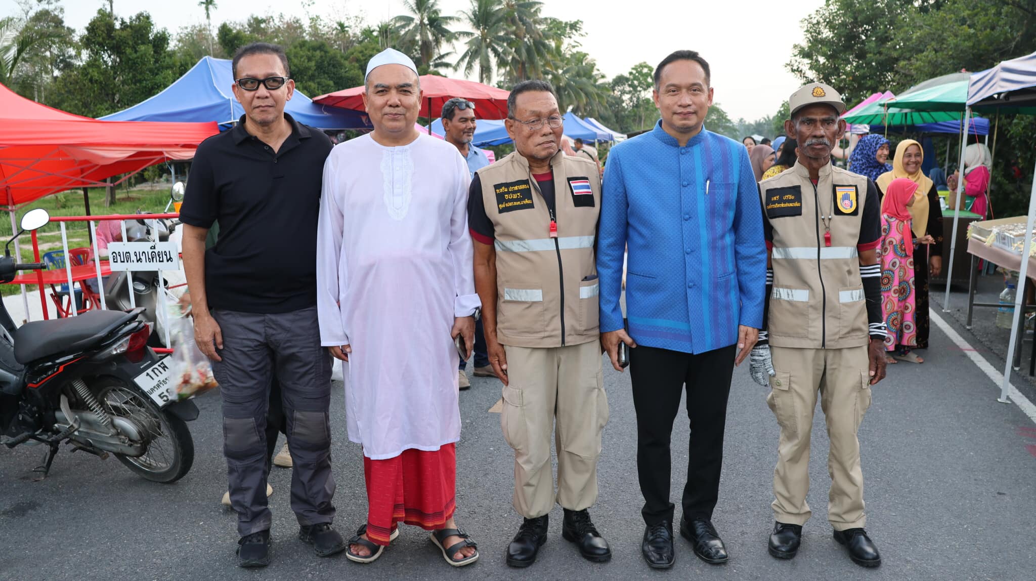 #ต้อนรับนายอำเภอเมืองนครศรีธรรมราชเยี่ยมชมตลาดรอมฎอนน่าซื้อตำบลนาเคียน